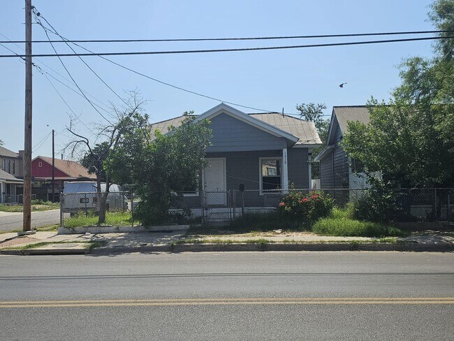 property at 1319 Santa Maria Ave