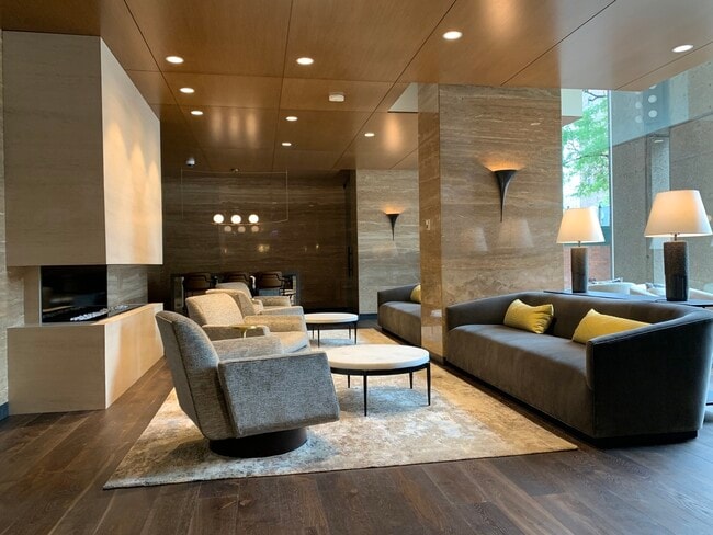 1030 N State St in Chicago, IL - Building Photo - Building Photo