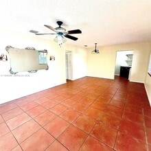 11900 SW 6th St in Miami, FL - Building Photo - Building Photo