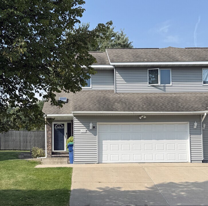 720 N 16th Ave in Wausau, WI - Building Photo