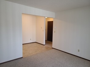 Green Apartments in Fargo, ND - Building Photo - Building Photo