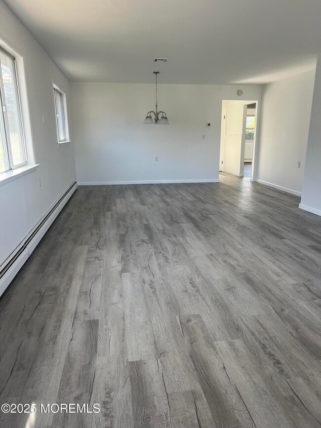 327 Curacao St in Toms River, NJ - Building Photo - Building Photo