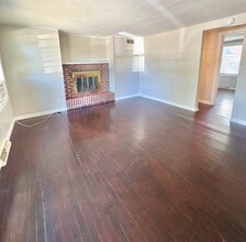 1957 County Rd 3000 N in Rantoul, IL - Building Photo - Building Photo