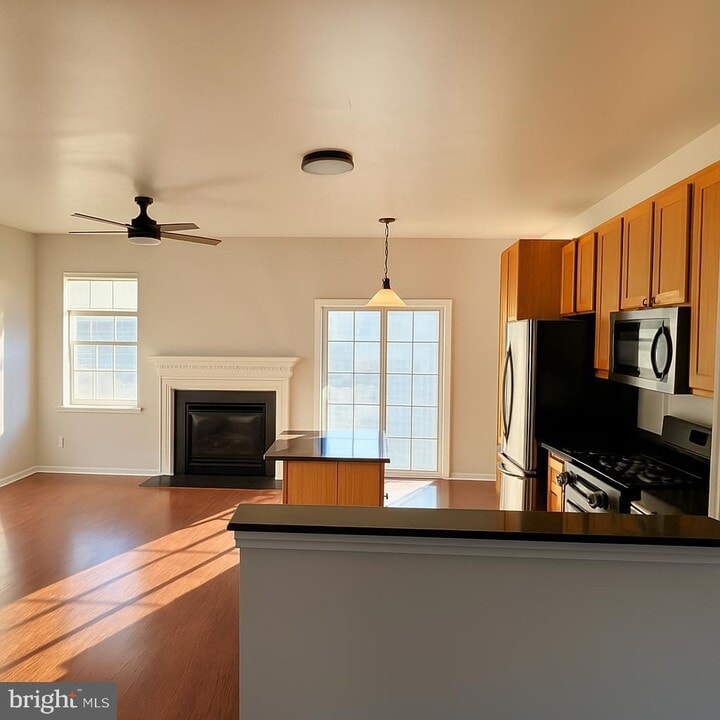 12878 Wishing Well Way in Linton Hall, VA - Building Photo