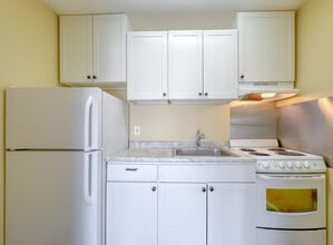 2241 W Pensacola St in Tallahassee, FL - Foto de edificio - Building Photo