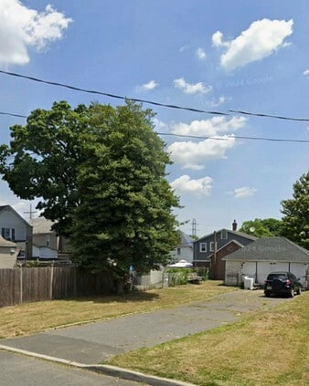 property at 4 Embroidery St