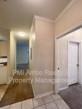 18001 Richmond Pl Dr in Tampa, FL - Foto de edificio - Building Photo