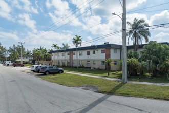 Biscayne Park in Miami, FL - Building Photo - Primary Photo