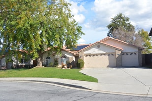 4604 Polo Jump Ct in Bakersfield, CA - Building Photo