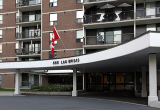 Las Brisas in Ottawa, ON - Building Photo - Building Photo