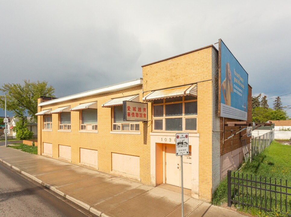 10967 97 St NW in Edmonton, AB - Building Photo