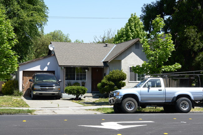 118-120 Broadway in Redwood City, CA - Building Photo - Building Photo