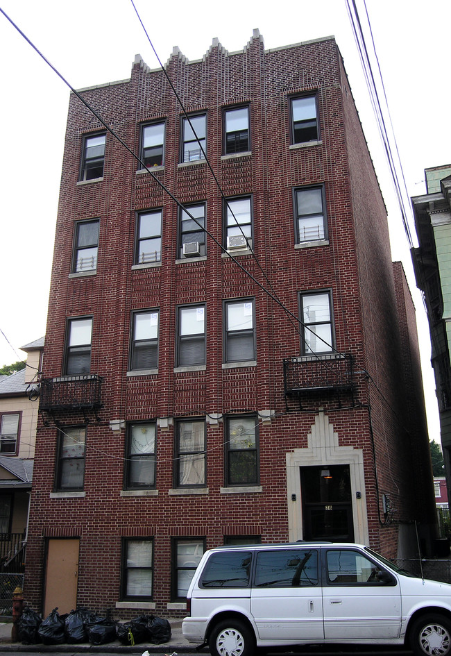 36 Bruce Ave in Yonkers, NY - Building Photo - Building Photo