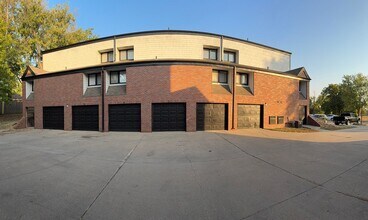 1801 Ridgehaven Ct in Lincoln, NE - Building Photo - Building Photo
