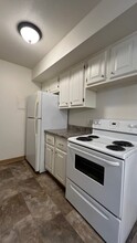 814 S 18th St in Lincoln, NE - Building Photo - Interior Photo