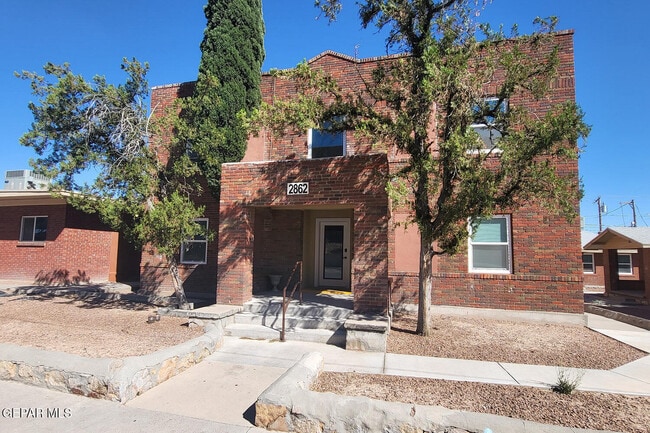 property at 2862 Grant Ave