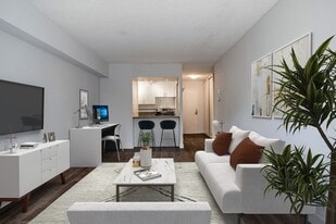 Huntley Apartments in Toronto, ON - Building Photo