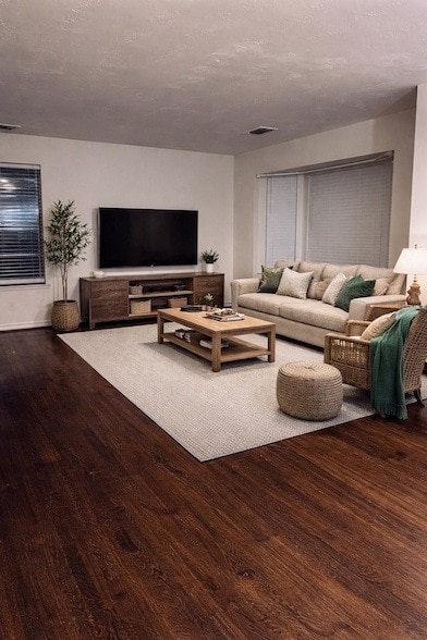 9112 Liptonshire Dr in Dallas, TX - Building Photo - Building Photo