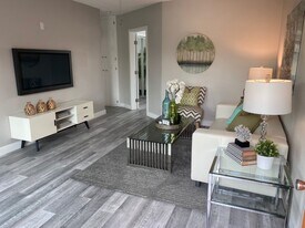 8206 2nd St in Paramount, CA - Building Photo