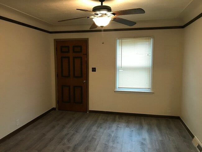 15521 Dixie in Redford, MI - Building Photo - Building Photo