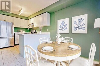 739 Joe Persechini Dr in Newmarket, ON - Building Photo - Building Photo