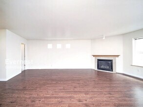 13419 11th Pl W in Everett, WA - Foto de edificio - Building Photo