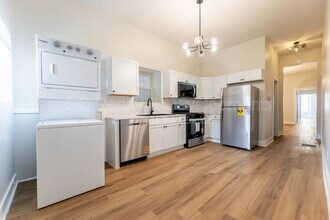 4241 S Calumet Ave in Chicago, IL - Building Photo - Building Photo