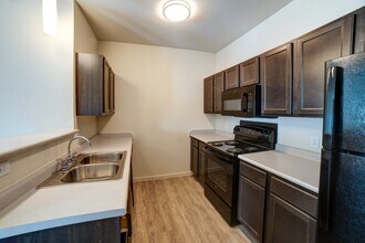 Grand Station Apartment Homes in Austin, TX - Foto de edificio - Building Photo