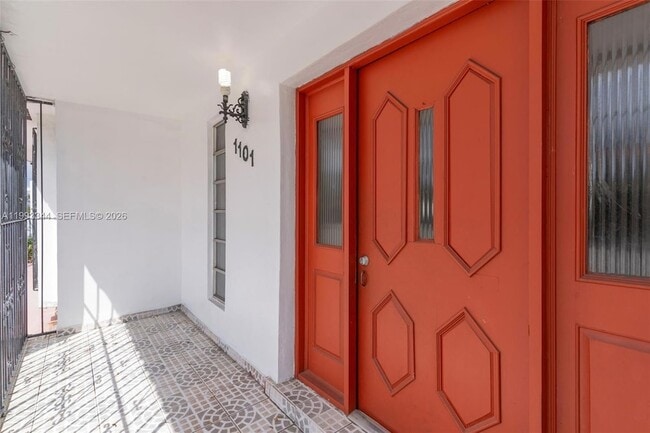1101 SW 17th Ave in Miami, FL - Foto de edificio - Building Photo