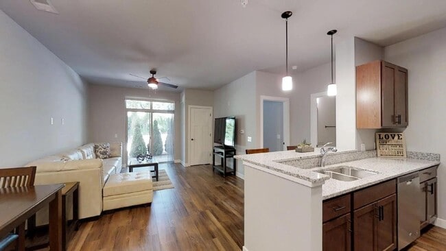 Jefferson Crossing in Kokomo, IN - Building Photo - Interior Photo