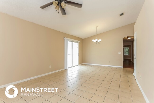 5054 Knightsbridge Cir N in Jacksonville, FL - Building Photo - Building Photo