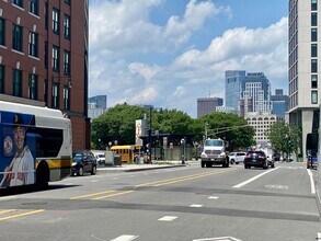 150 Dorchester Ave, Unit 6 in Boston, MA - Foto de edificio - Building Photo