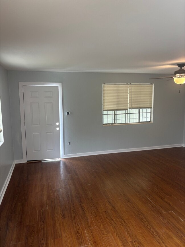 2544 Iowa St, Unit 2564 in Baton Rouge, LA - Foto de edificio - Building Photo