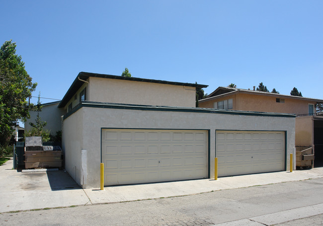 2045 N Ventura Rd in Oxnard, CA - Foto de edificio - Building Photo