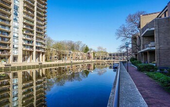 11400 Washington Plaza W in Reston, VA - Building Photo - Building Photo