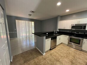 2539 SW 82nd Ave in Miramar, FL - Building Photo - Building Photo