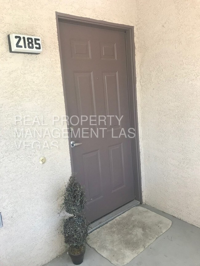5250 S Rainbow Blvd-Unit -2185 in Las Vegas, NV - Foto de edificio - Building Photo