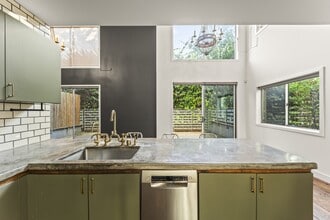 1700 Sawtelle Blvd in Los Angeles, CA - Building Photo - Building Photo
