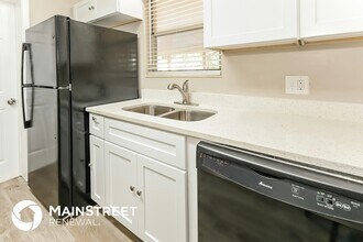 4433 Lane Ave S in Jacksonville, FL - Building Photo - Building Photo