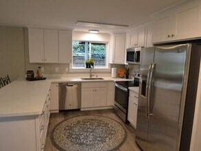 1948 Island View Rd in Oak Harbor, WA - Building Photo - Building Photo