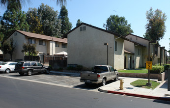 Leggett Court Apartments in Thousand Oaks, CA - Building Photo - Building Photo