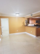 10805 NW 7th St-Unit -3-22 in Miami, FL - Building Photo - Building Photo