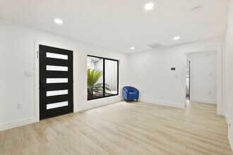 3327 Freshmeadows Dr in Houston, TX - Building Photo - Building Photo