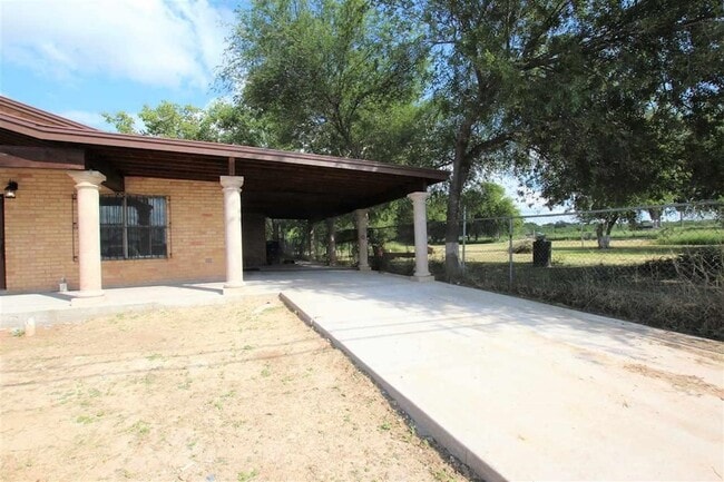 4605 S Zapata Hwy in Laredo, TX - Building Photo - Building Photo