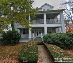 84 Walker St, Unit 3-bed 1-bath NewtonU1 in Newton, MA - Building Photo