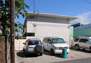 910 Kopke St in Honolulu, HI - Building Photo - Building Photo