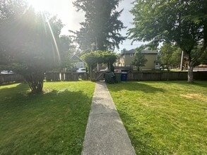 532 Main Ave N in North Bend, WA - Foto de edificio - Building Photo