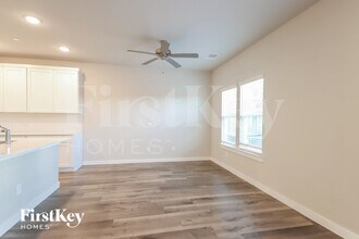 329 N Centro Cir in Shenandoah, TX - Building Photo - Building Photo