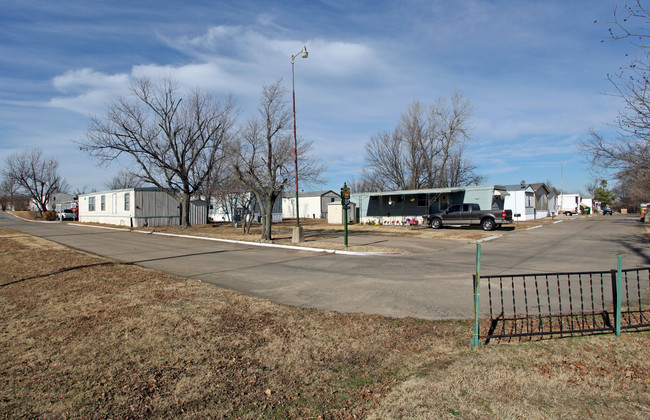 Darlington Place Mobile Home in Tulsa, OK - Foto de edificio - Building Photo