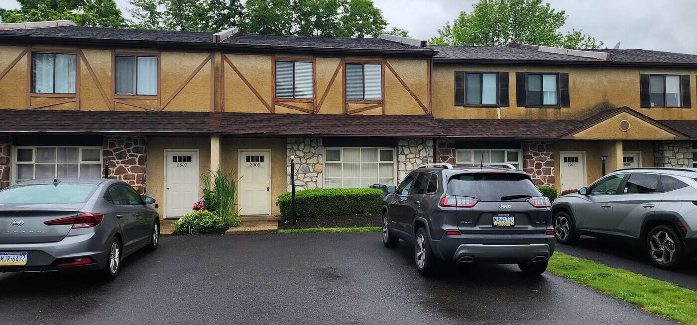 2005 Jason Dr in Huntingdon Valley, PA - Building Photo